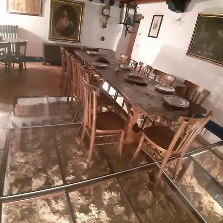 Casa Storica Sulla Via Mercatorum