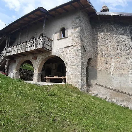 Feriehus Casa Storica Sulla Via Mercatorum
